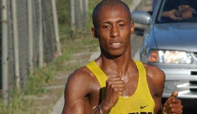 2005 CHAMPION: Curtis Cox 2005 CHAMPION: Curtis Cox